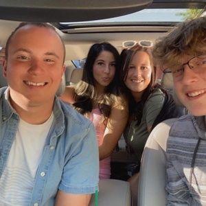 Meet your Posher, Casey